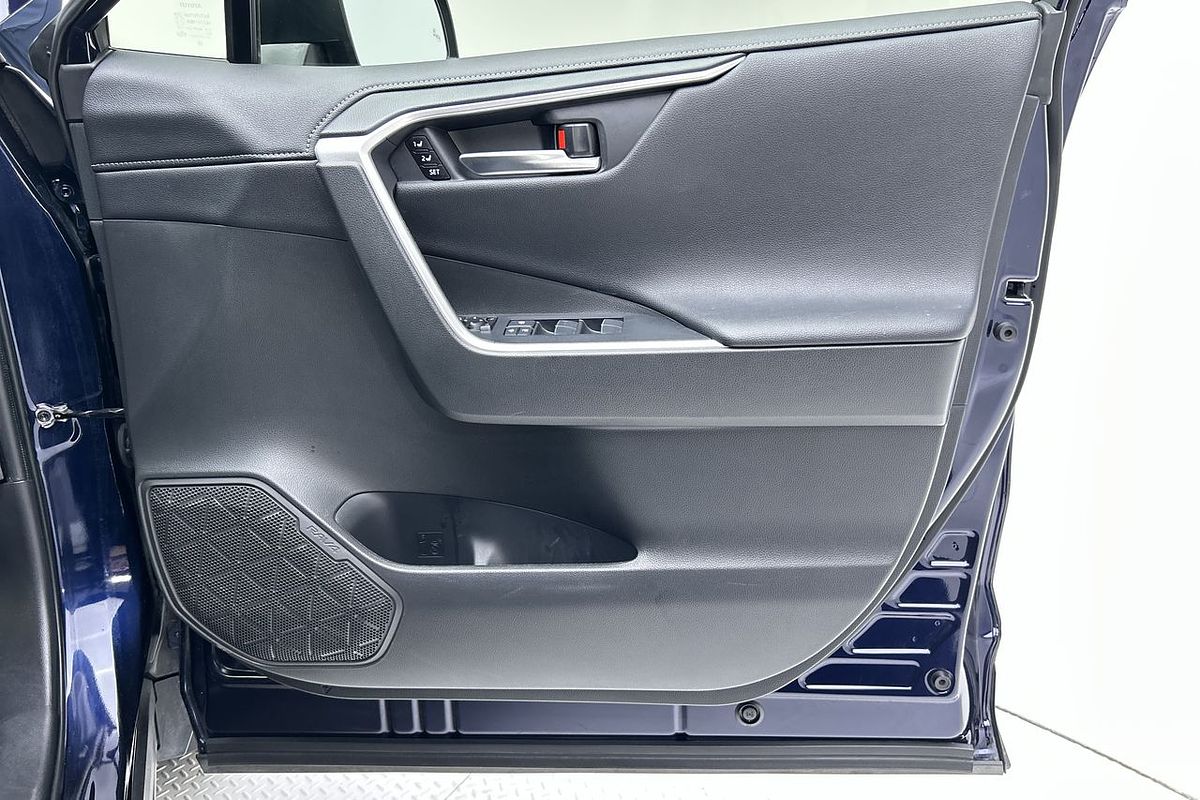 2020 Toyota RAV4 Cruiser AXAH54R