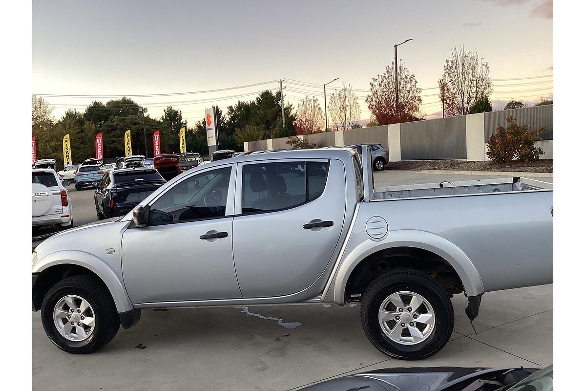 2014 Mitsubishi Triton GLX MN 4X4