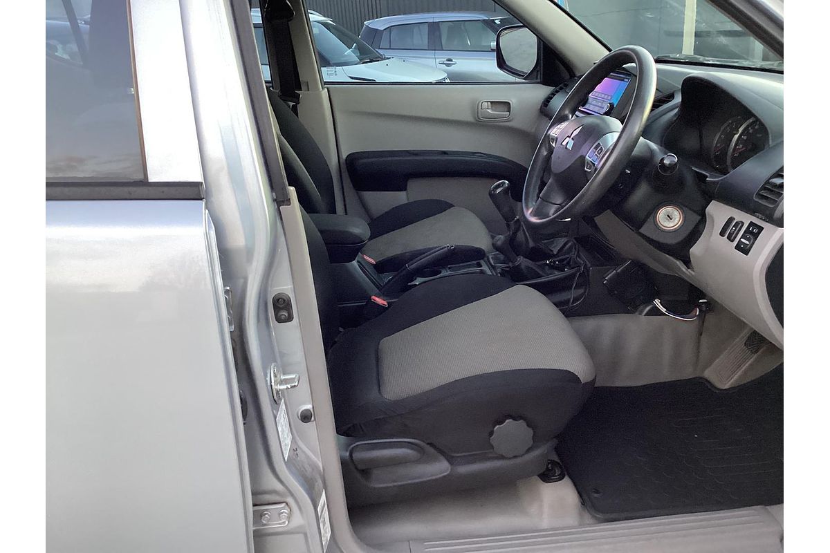 2014 Mitsubishi Triton GLX MN 4X4