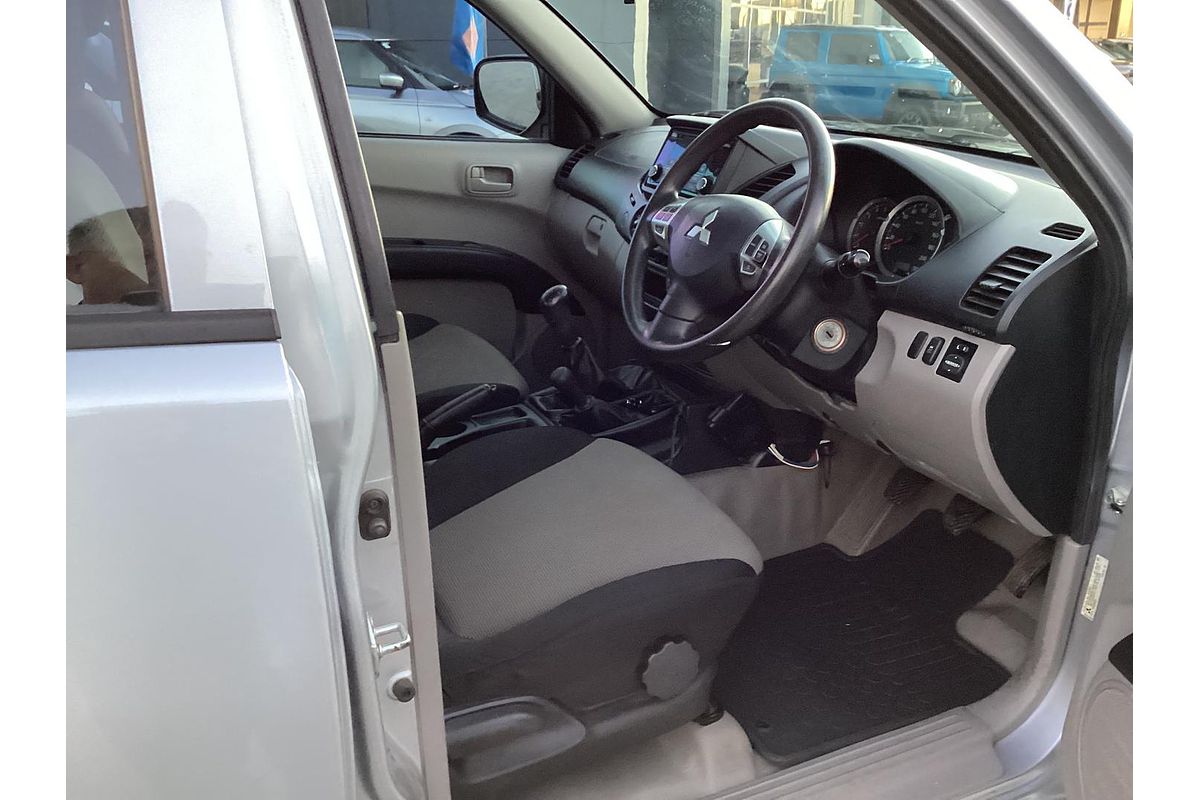 2014 Mitsubishi Triton GLX MN 4X4