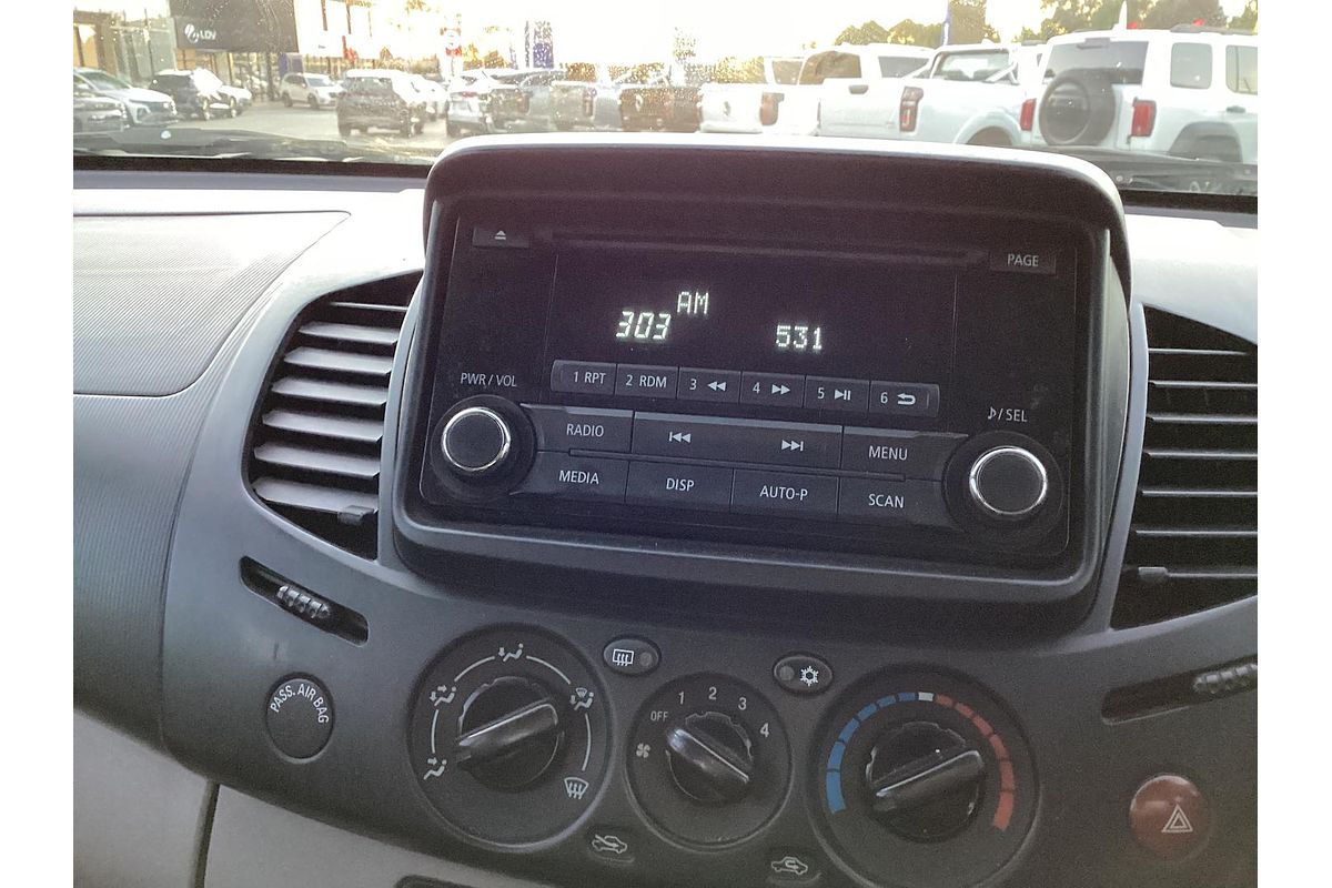 2014 Mitsubishi Triton GLX MN 4X4
