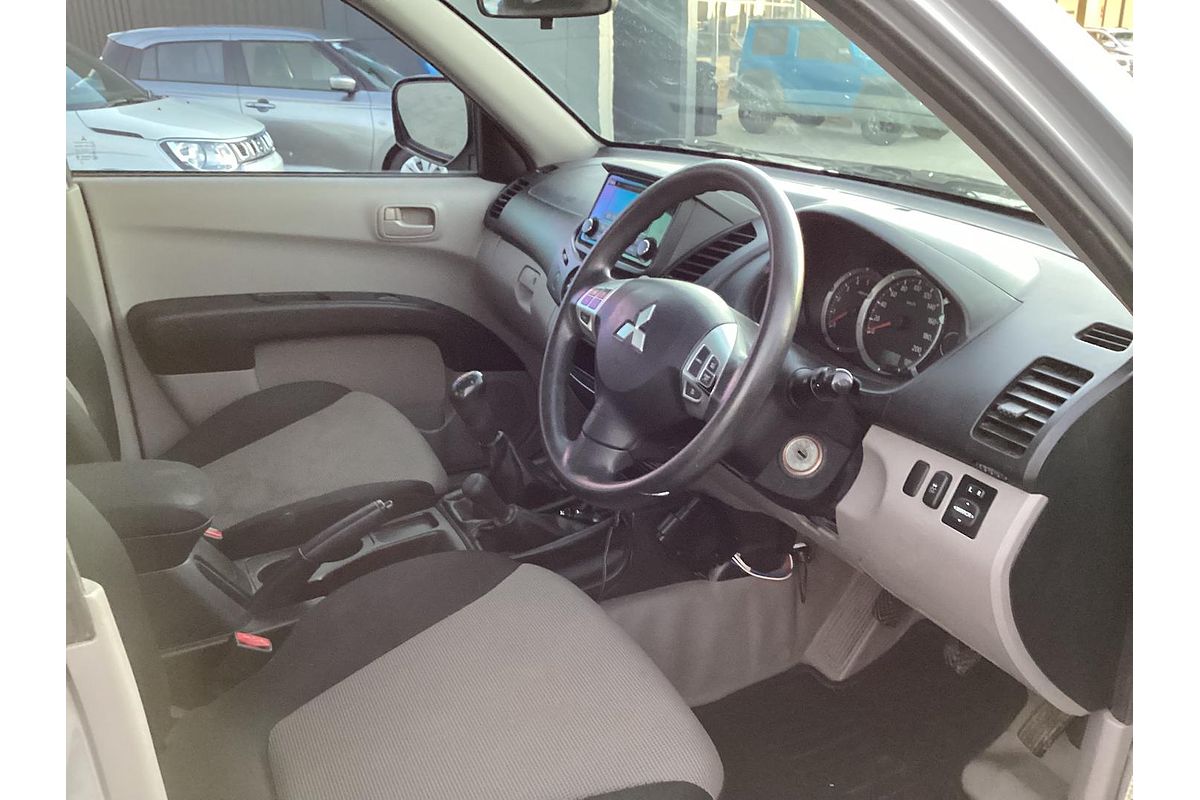 2014 Mitsubishi Triton GLX MN 4X4