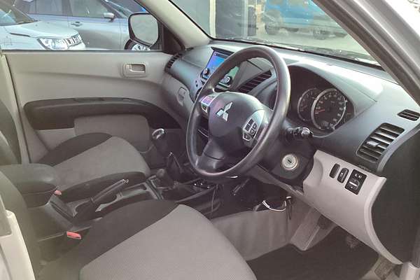 2014 Mitsubishi Triton GLX MN 4X4