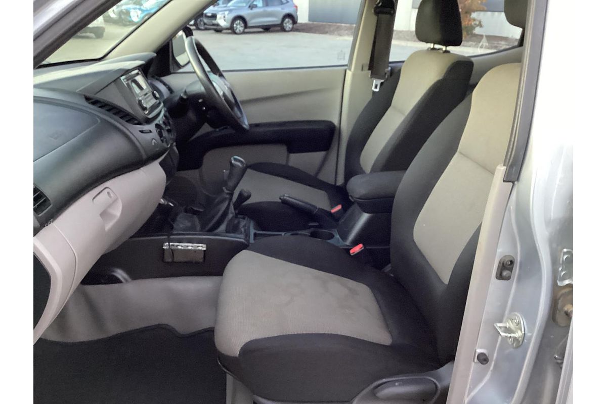 2014 Mitsubishi Triton GLX MN 4X4