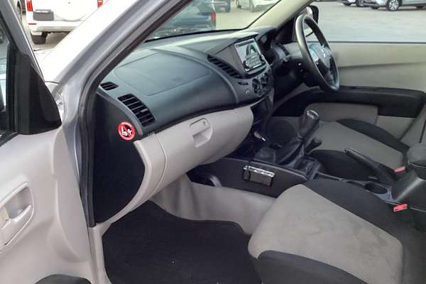 2014 Mitsubishi Triton GLX MN 4X4