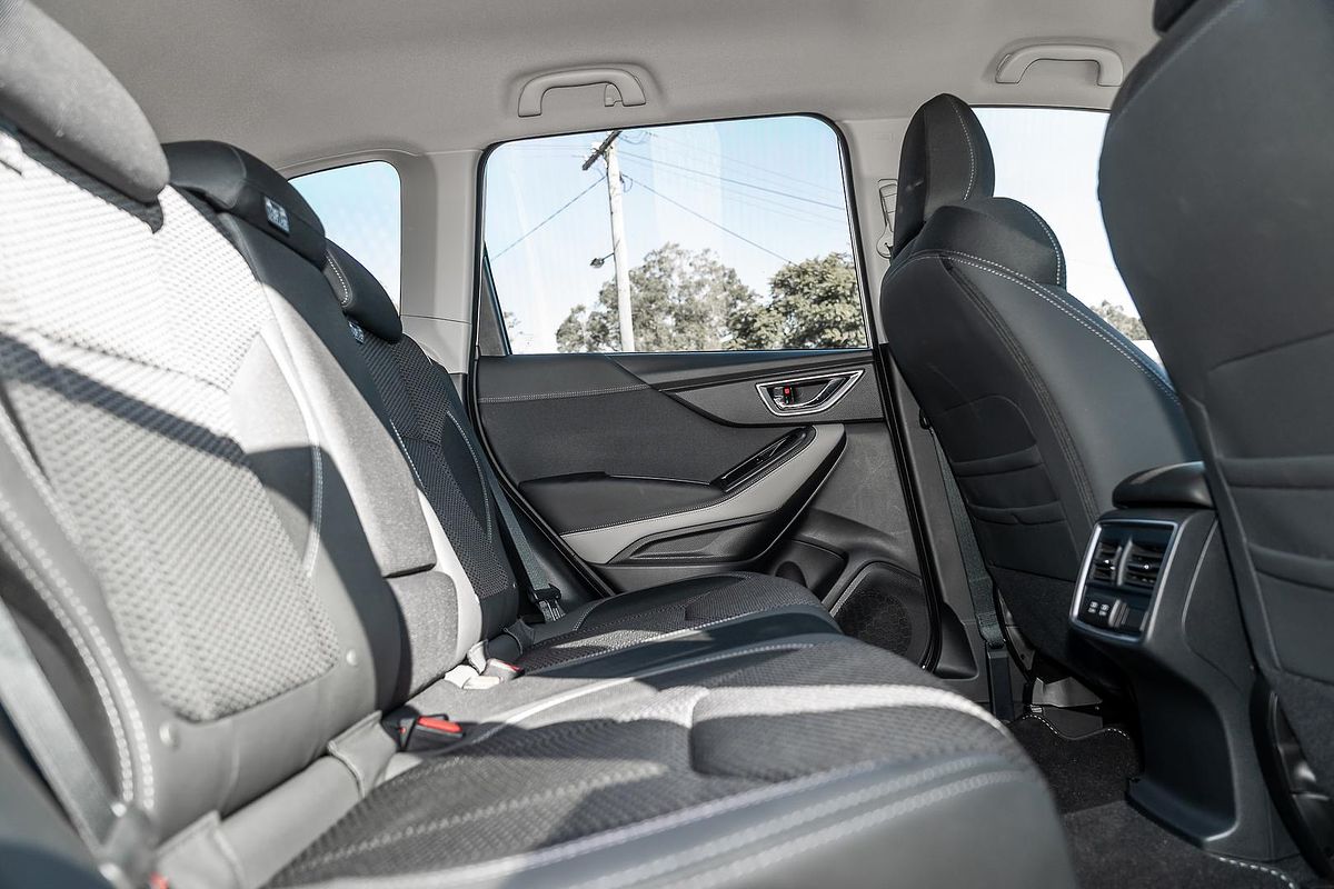 2024 Subaru Forester 2.5i Premium S5