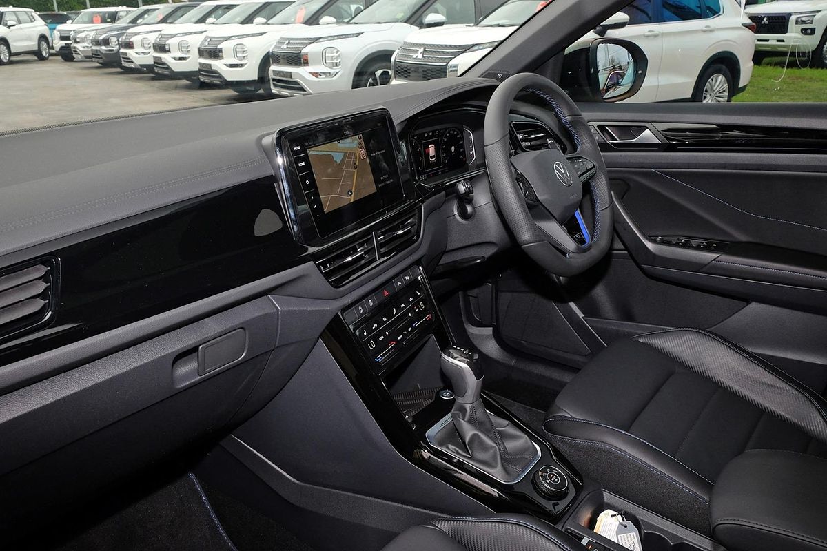2025 Volkswagen T-Roc R D11