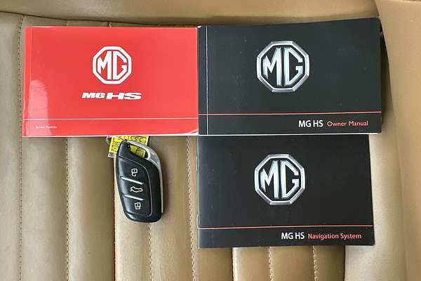 2022 MG HS Essence SAS23