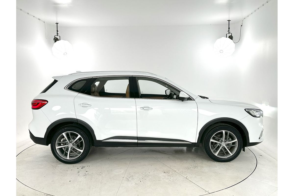 2022 MG HS Essence SAS23
