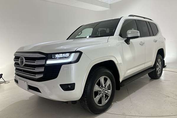 2023 Toyota Landcruiser Sahara FJA300R