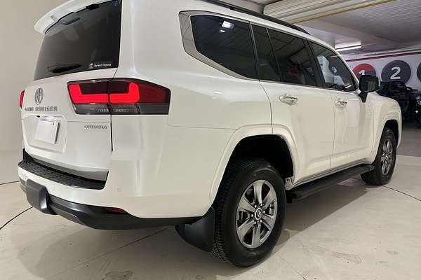 2023 Toyota Landcruiser Sahara FJA300R