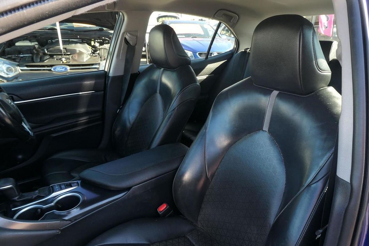 2020 Toyota Camry SX GSV70R