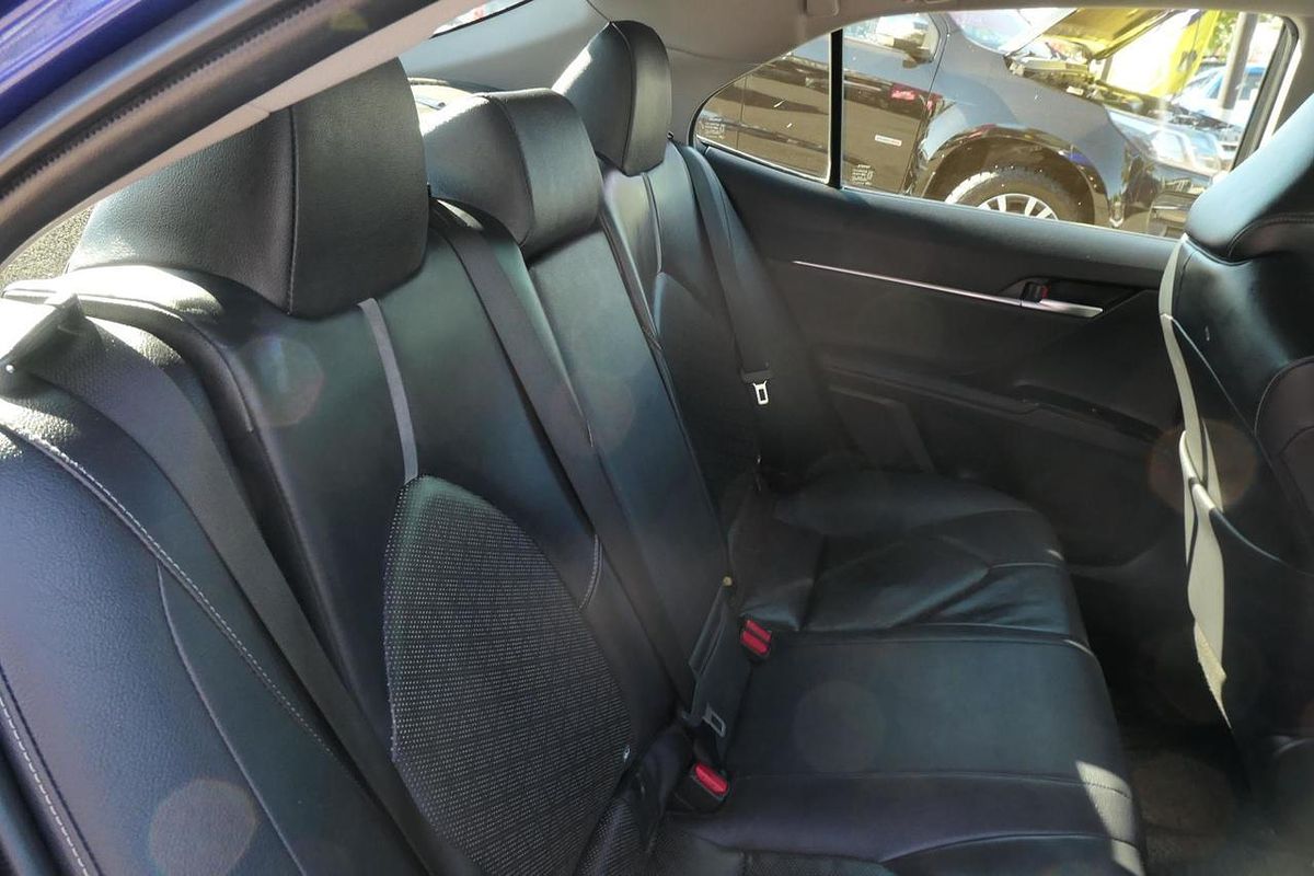 2020 Toyota Camry SX GSV70R