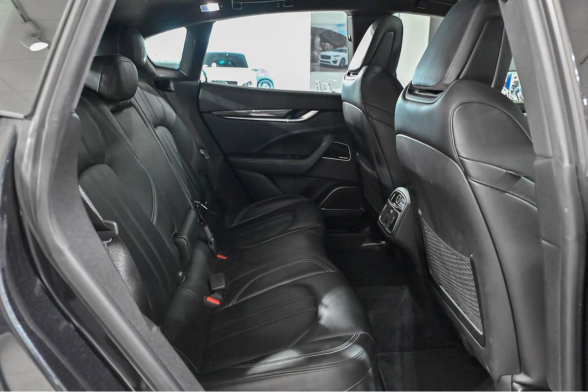 2017 Maserati Levante Sport M161