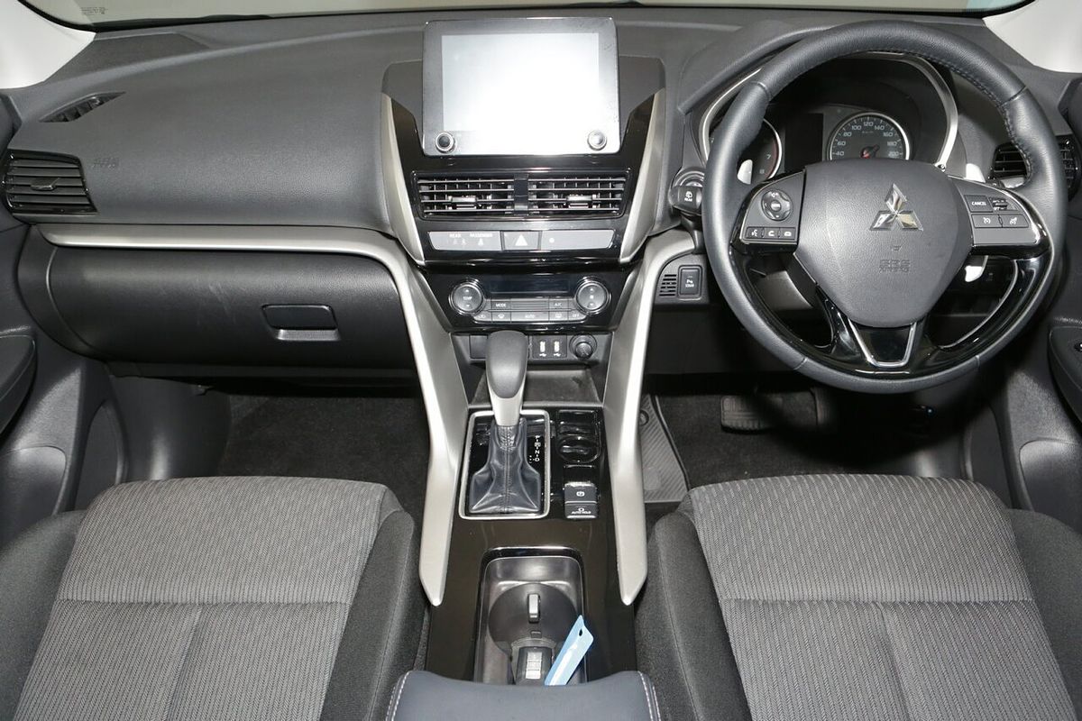 2024 Mitsubishi Outlander LS ZM