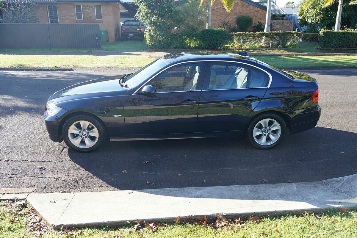 2008 BMW 323i E90 MY09