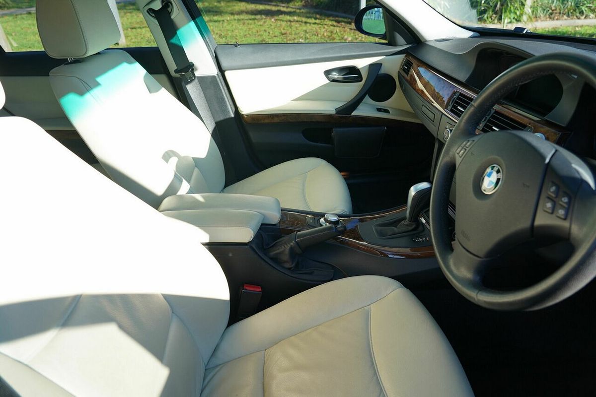 2008 BMW 323i E90 MY09