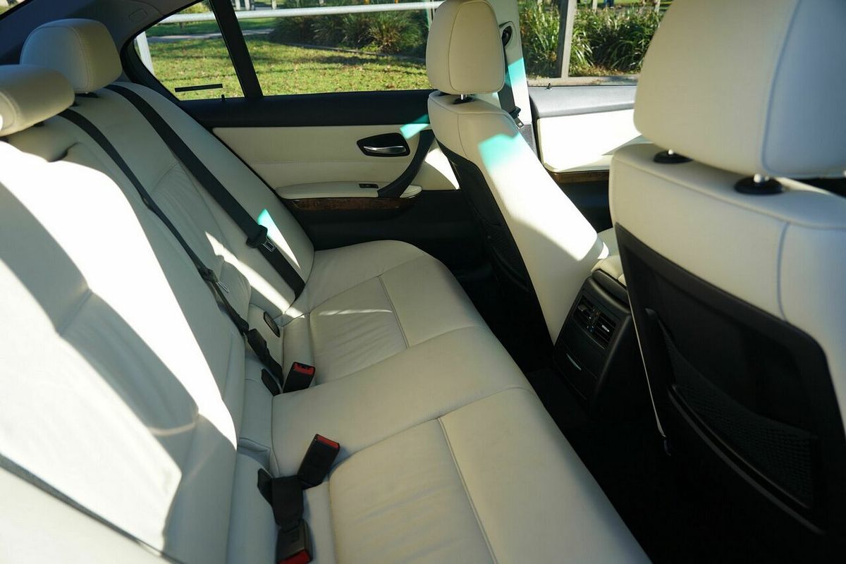 2008 BMW 323i E90 MY09
