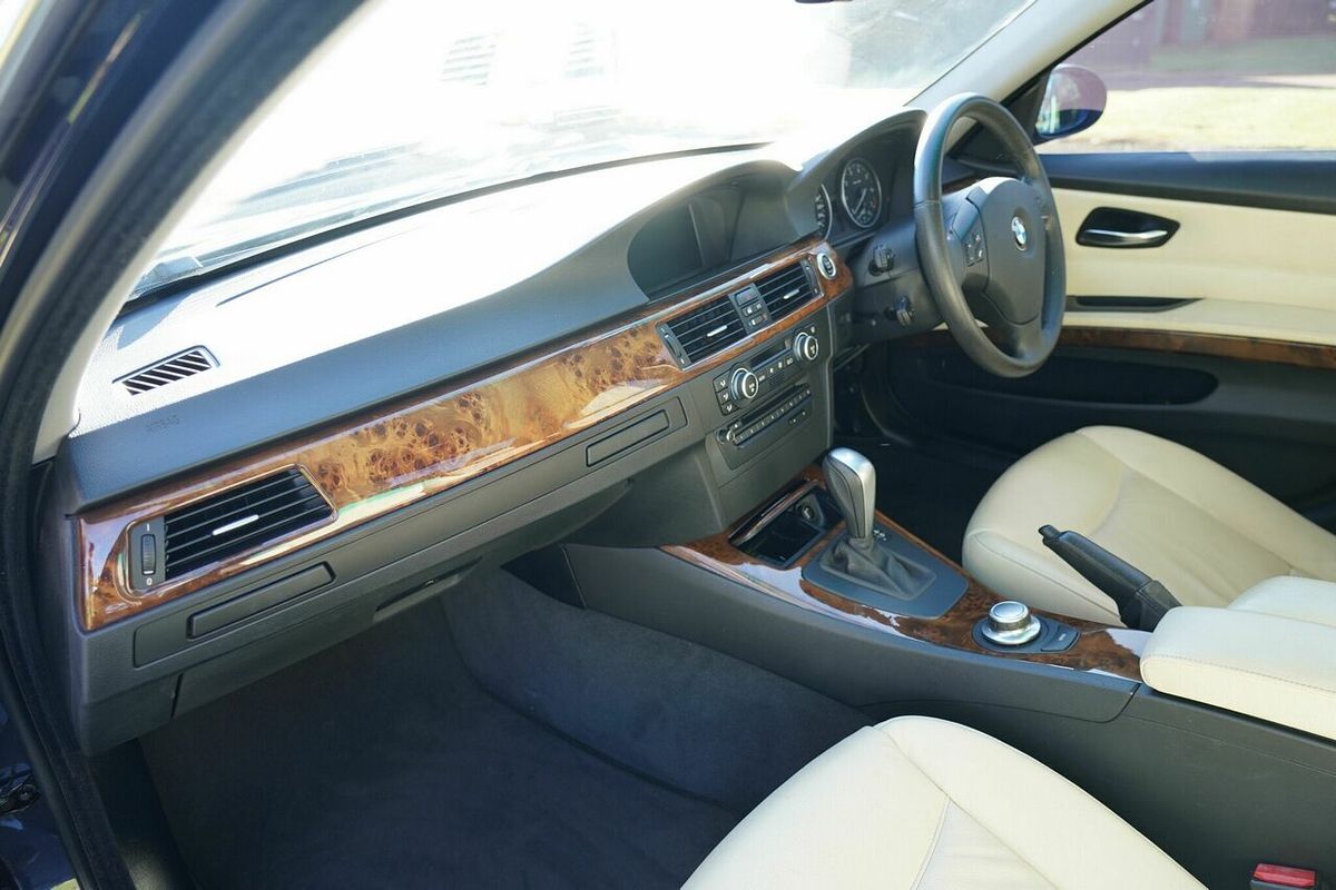 2008 BMW 323i E90 MY09