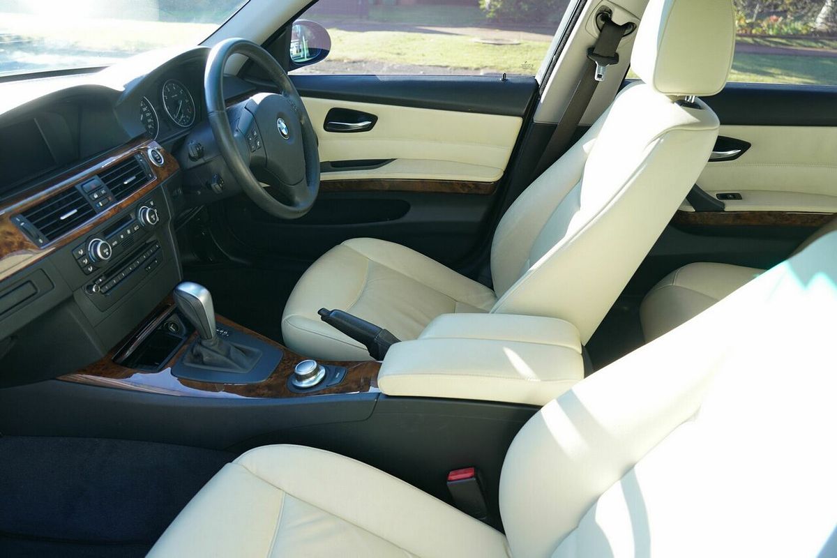 2008 BMW 323i E90 MY09