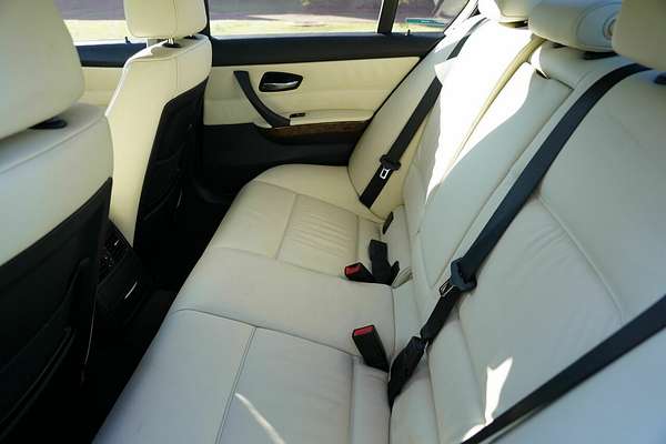 2008 BMW 323i E90 MY09