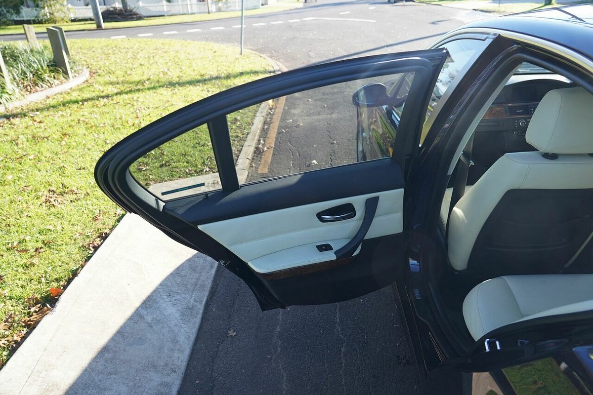 2008 BMW 323i E90 MY09