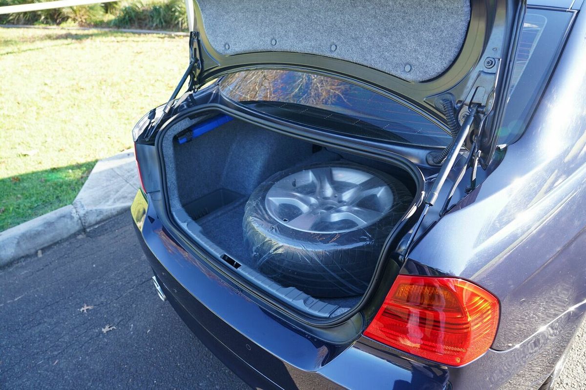 2008 BMW 323i E90 MY09