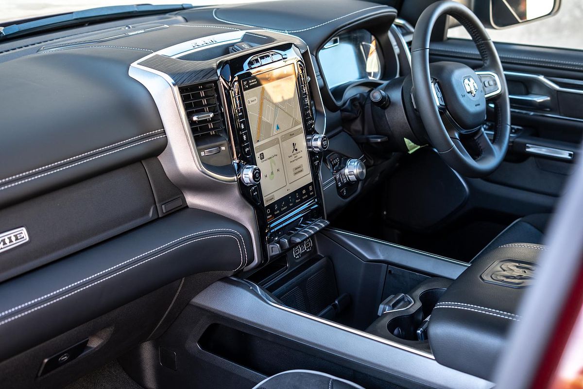 2024 RAM 1500 Laramie Sport RamBox DT 4X4 SWB