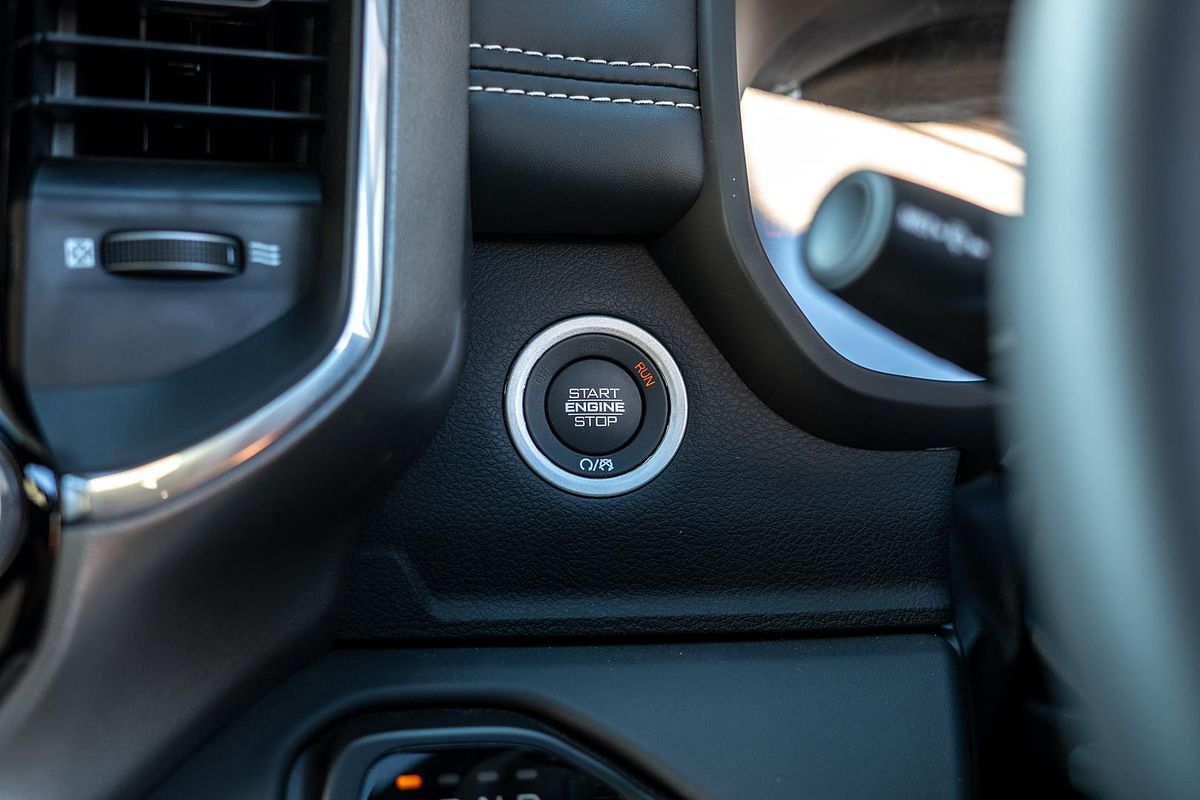 2024 RAM 1500 Laramie Sport RamBox DT 4X4 SWB