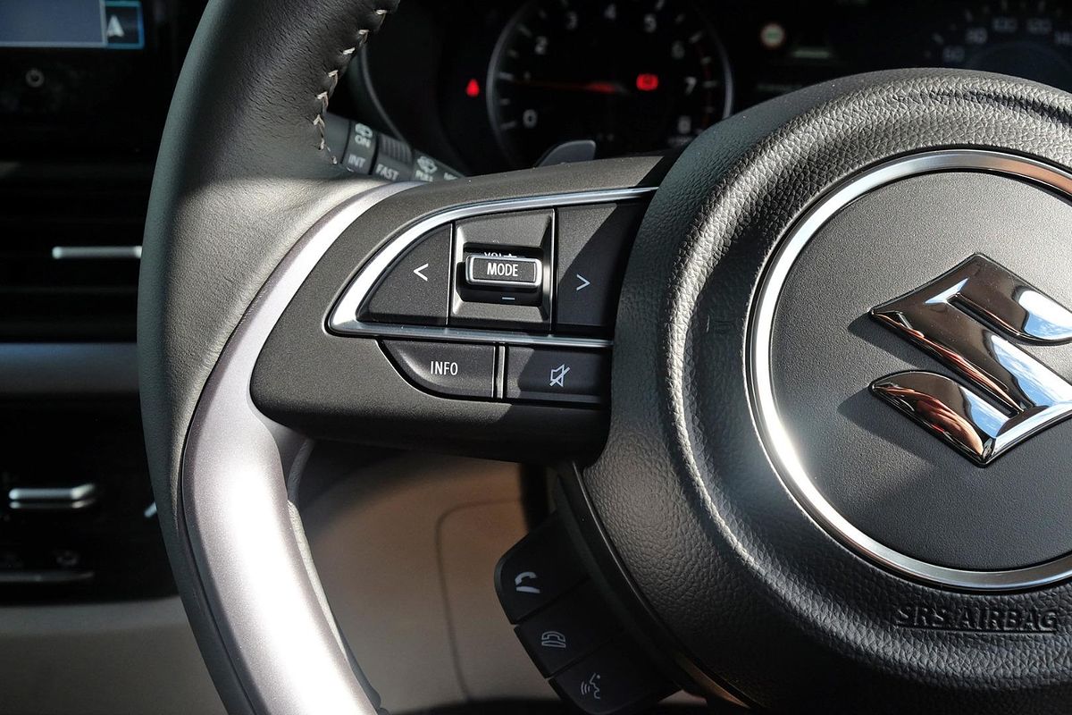 2024 Suzuki Swift Hybrid GLX UZ