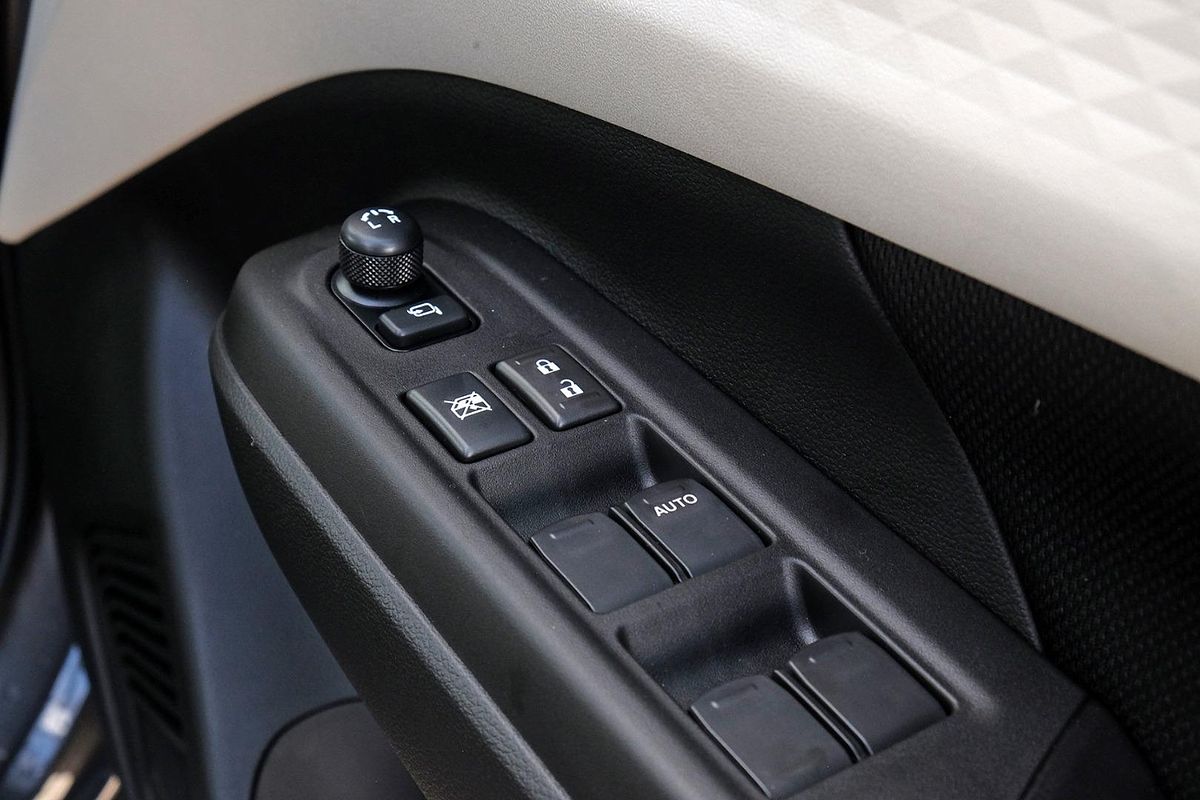 2024 Suzuki Swift Hybrid GLX UZ