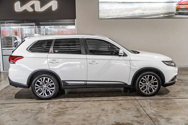 2017 Mitsubishi Outlander LS Safety Pack ZK