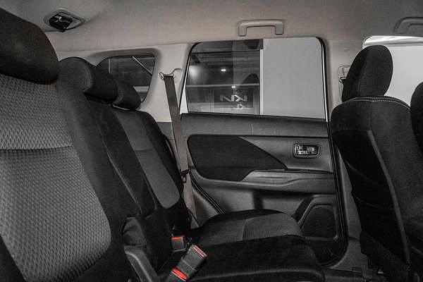2017 Mitsubishi Outlander LS Safety Pack ZK