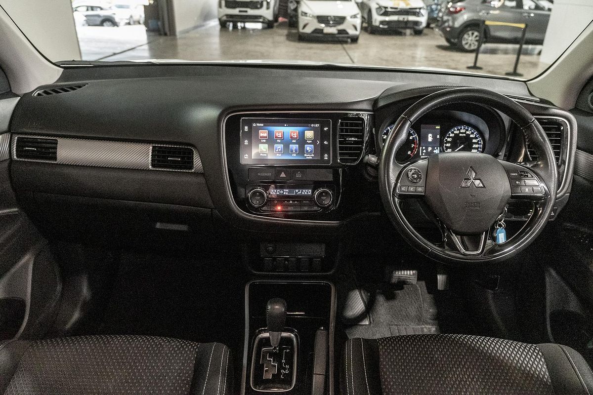 2017 Mitsubishi Outlander LS Safety Pack ZK