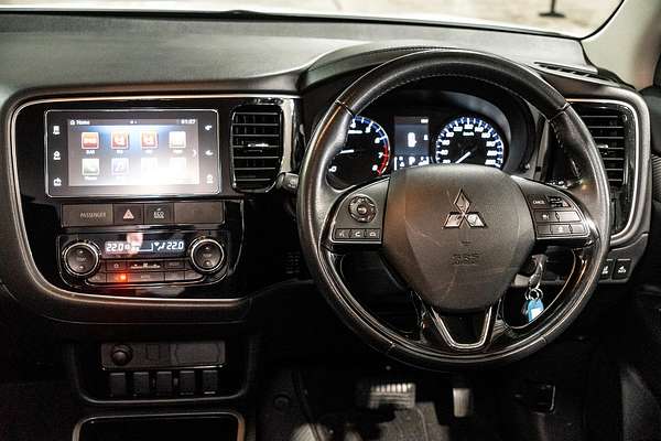 2017 Mitsubishi Outlander LS Safety Pack ZK