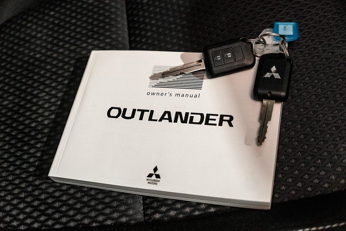 2017 Mitsubishi Outlander LS Safety Pack ZK
