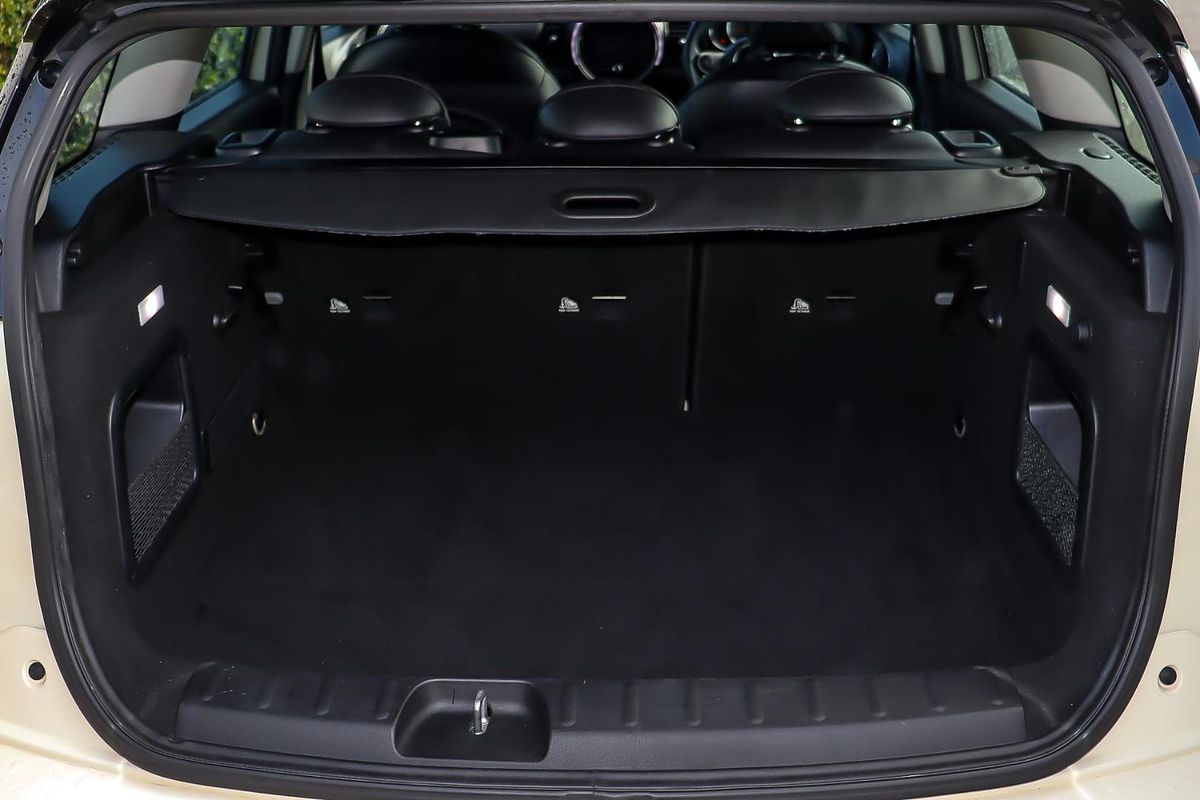 2015 MINI Clubman Cooper F54