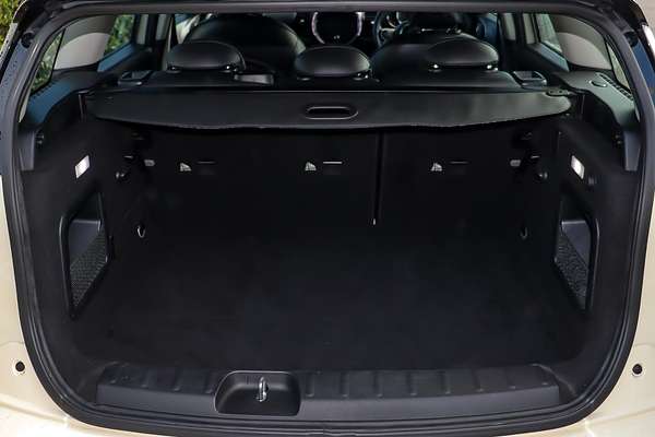 2015 MINI Clubman Cooper F54