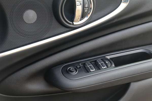 2015 MINI Clubman Cooper F54