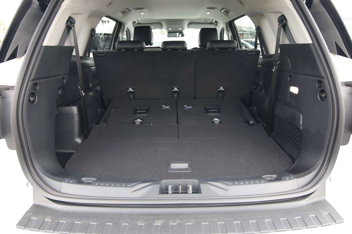 2024 Ford Everest Ambiente 2.0L