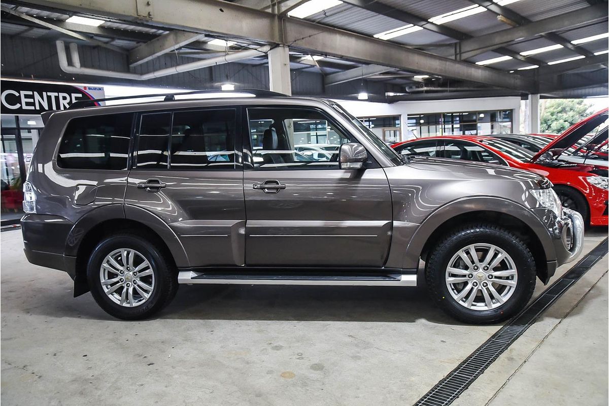 2012 Mitsubishi Pajero VR-X NW