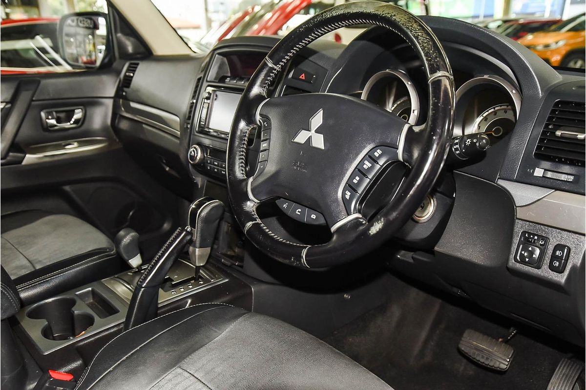 2012 Mitsubishi Pajero VR-X NW