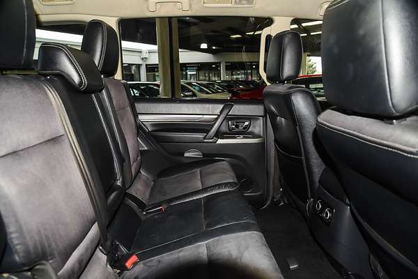 2012 Mitsubishi Pajero VR-X NW