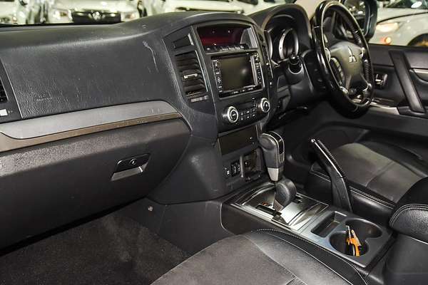 2012 Mitsubishi Pajero VR-X NW
