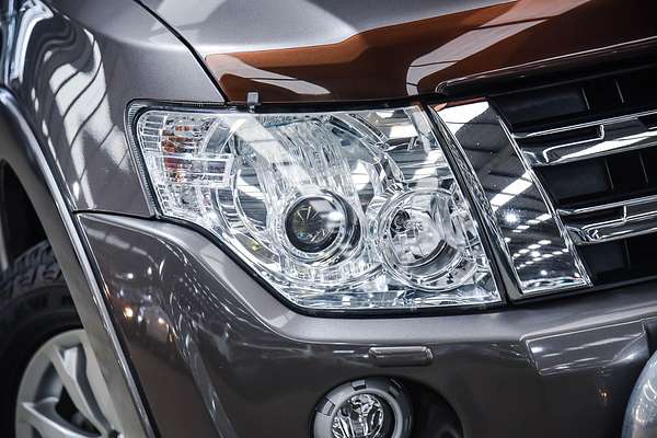 2012 Mitsubishi Pajero VR-X NW