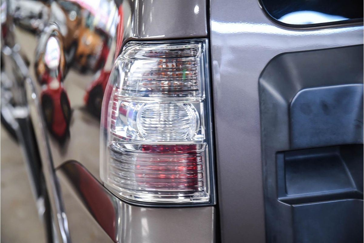 2012 Mitsubishi Pajero VR-X NW