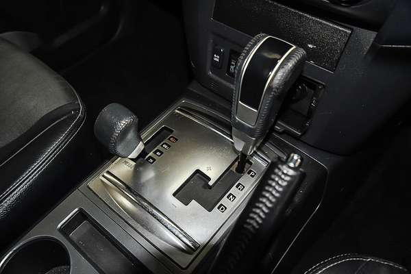 2012 Mitsubishi Pajero VR-X NW