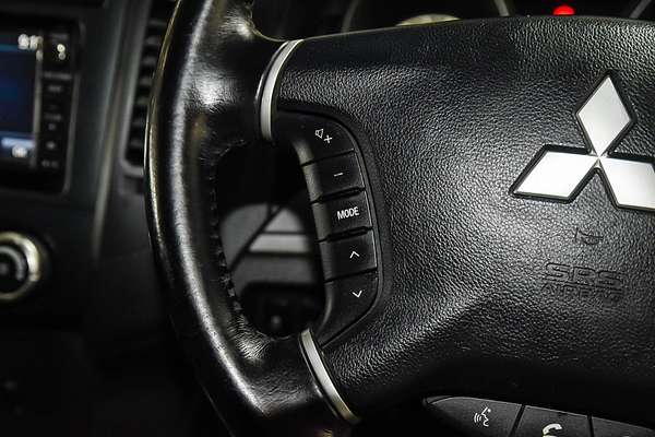 2012 Mitsubishi Pajero VR-X NW