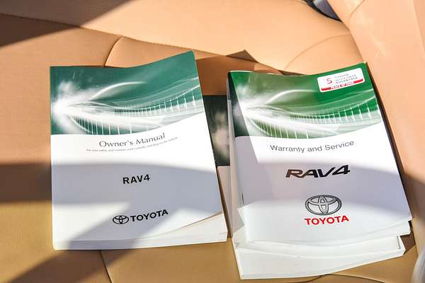 2019 Toyota RAV4 Cruiser AXAH54R