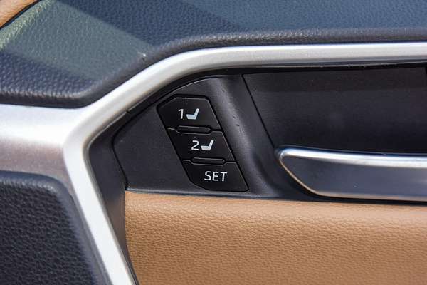 2019 Toyota RAV4 Cruiser AXAH54R